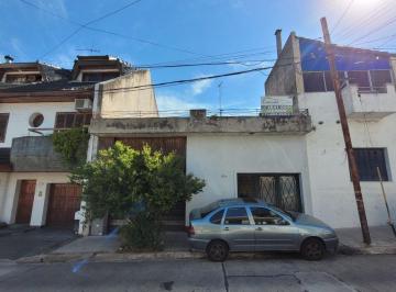 Casa de 3 ambientes, Parque Avellaneda · Casa de 3 Ambientes Sobre Lote 8.66 X 18.59