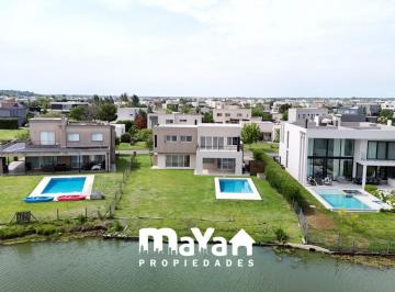 Casa · 205m² · 4 Ambientes · 2 Cocheras · Casa en Venta - El Canton