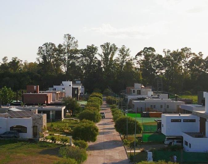 Terreno · 829m²