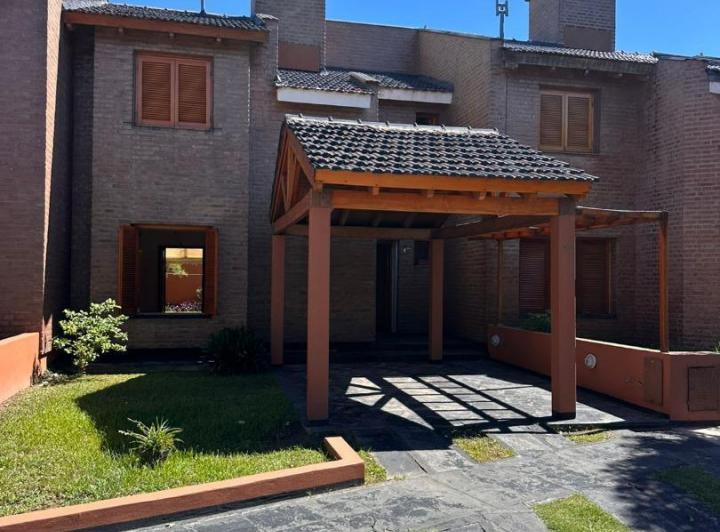 Casa · 120m² · 4 Ambientes · 1 Cochera