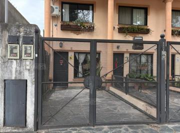 Casa · 101m² · 5 Ambientes · 1 Cochera · Casa Triplex en Venta en Olivos, Vicente López, G. B. a. Zona Norte