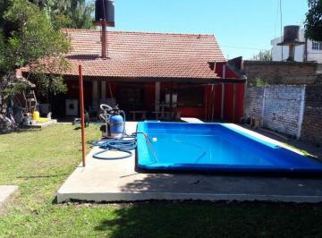 Casa de 5 ambientes, Esteban Echeverría · Chalet con Pileta en Monte Grande