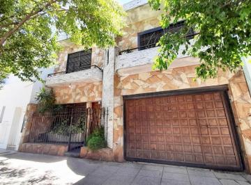 Casa · 175m² · 4 Ambientes · 1 Cochera · Venta Casa Lote Propio 2 Plantas - con Patio y Pileta