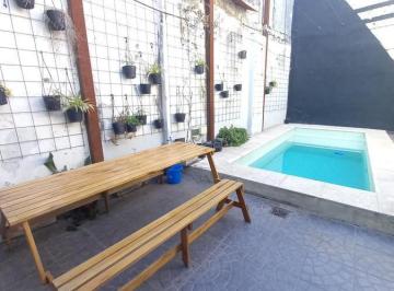 Casa · 160m² · 5 Ambientes · 1 Cochera · Casa Reciclada a Nueva 3 Dorm Cochera Pileta
