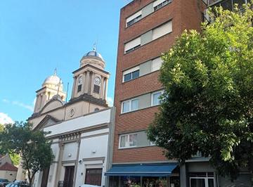 Departamento · 57m² · 2 Ambientes · 1 Cochera · Departamento Centro Moron