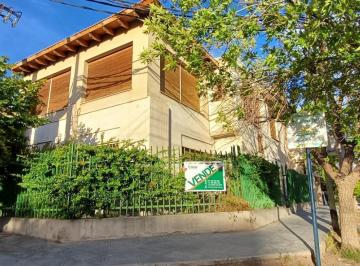 Casa · 250m² · 8 Ambientes · 1 Cochera · Casa en Neuquen