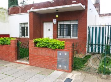 Casa · 92m² · 4 Ambientes · 2 Cocheras · Casa 4 Ambientes Patio Terraza Cochera Apto Credito
