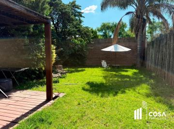 Casa · 60m² · 2 Ambientes · 1 Cochera · Venta Casa 1 Dormitorio con Jardín y Galería Funes Santa Fe