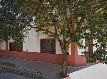 Casa · 195m² · 4 Ambientes · 1 Cochera · Venta - Casa Apta Credito - Barrio Pueyrredon