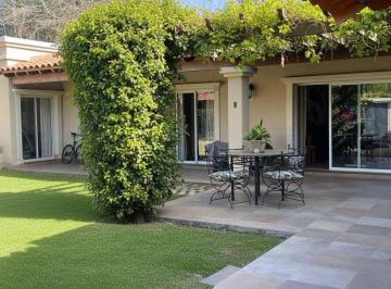 Casa de 7 ambientes, Chacras de Coria · Casa en Venta de 3 Dorm. Chacras de Coria