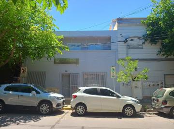 Casa · 180m² · 13 Ambientes · Clínica Completa! Santiago del Estero 115 (N). Entre San Luis y 25 de Mayo.