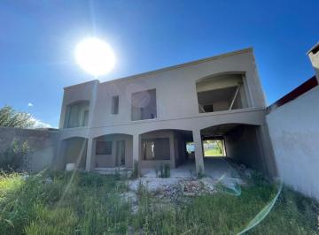 Casa · 450m² · 5 Ambientes · 3 Cocheras · Venta Casa en Construccion, Cerro de Las Rosas