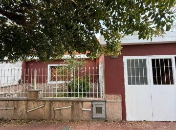 Casa · 170m² · 3 Ambientes · 1 Cochera · Casa y Departamento en Venta