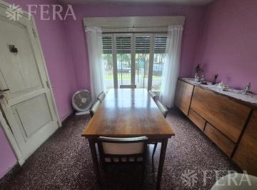 Casa · 75m² · 3 Ambientes · 1 Cochera · Venta Casa 3 Ambientes con Cochera en Quilmes Oeste