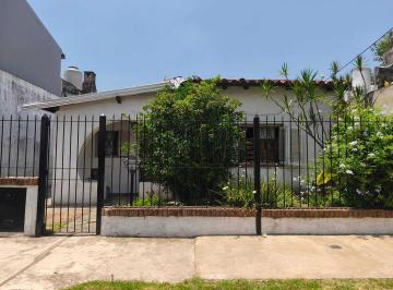 Casa · 82m² · 3 Ambientes · 2 Cocheras · Casa Chalet en Venta en Martínez, San Isidro, G. B. a. Zona Norte