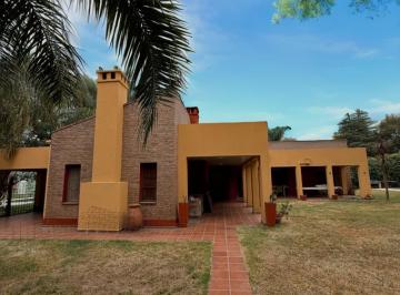 Quinta vacacional · 1m² · 3 Dormitorios · 2 Cocheras · Casa en El Corazon de Villa California