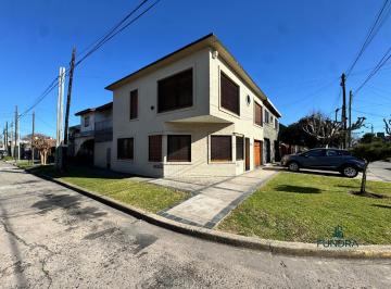 Casa · 120m² · 5 Ambientes · 2 Cocheras · Casa en Venta 5 Ambientes en Quilmes