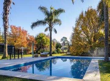 Quinta vacacional · 18000m² · 4 Ambientes · 10 Cocheras · Venta Quinta Abasto - La Plata