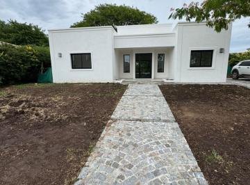 Casa · 180m² · 4 Ambientes · 7 Cocheras · Casa en Venta en San Matias, Escobar, G. B. a. Zona Norte