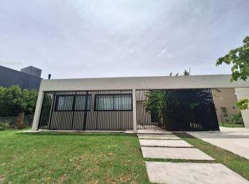 Casa · 147m² · 4 Ambientes · 2 Cocheras · Casa en Venta - El Cantón - Escobar - Zona Norte