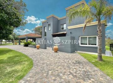 Casa · 350m² · 7 Ambientes · 2 Cocheras · Casa en Venta Terravista