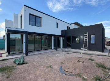 Casa de 6 ambientes, Godoy Cruz · Casa en Venta, Lujan de Cuyo