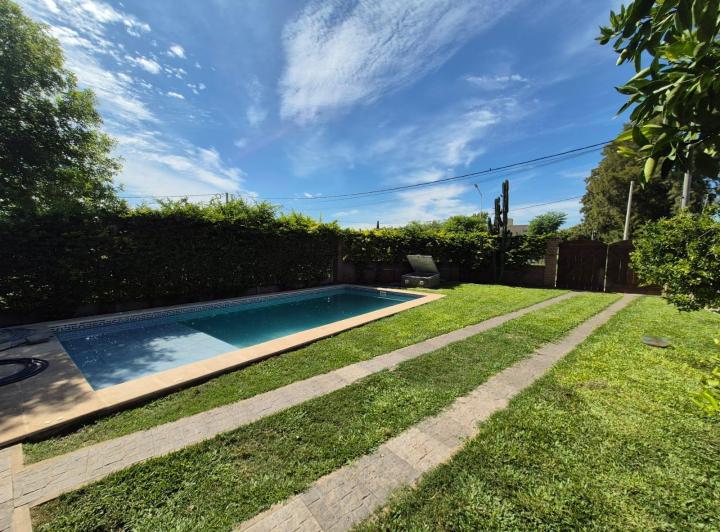 Casa · 123m² · 5 Ambientes · 2 Cocheras