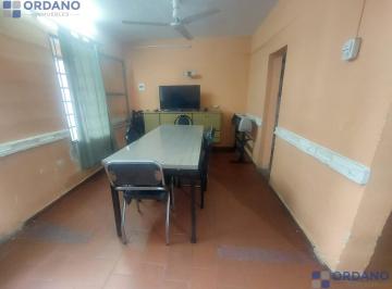 Casa · 70m² · 4 Ambientes · 1 Cochera · Casa en Los Gigantes