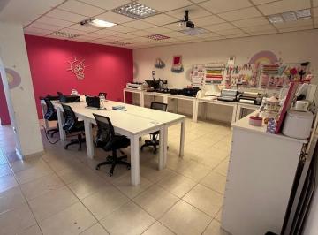 Oficina comercial · 115m² · 5 Ambientes · Oficina en Arguello, Frente Cpc Sobre Ricardo Rojas!
