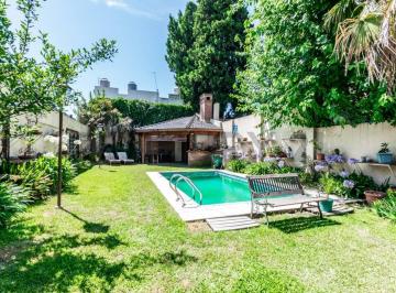 Casa · 260m² · 4 Ambientes · 2 Cocheras · Venta Casa Santos Lugares