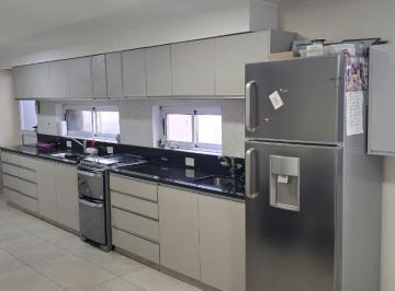 Departamento · 145m² · 5 Ambientes · 1 Cochera · Paso y San Luis - Balvanera - Excelente Piso de Categoria!