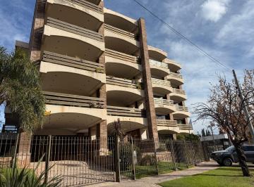Departamento · 310m² · 5 Dormitorios · 2 Cocheras · Departamento en Aquiler