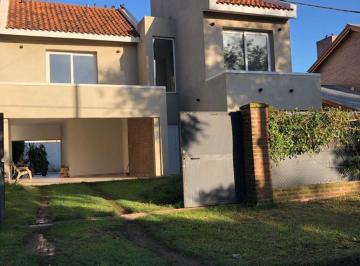 Casa de 2 ambientes, Villa Nueva · Casa con 3 Cocheras en Venta, 300 m² en Villa Nueva Barrio Ctalamuchita
