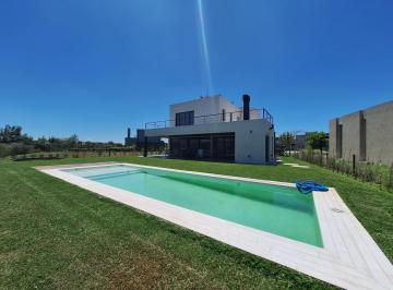 Casa · 200m² · 5 Ambientes · 2 Cocheras · Casa en Venta en Puertos del Lago, Acacias, Escobar - 0