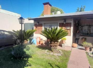Casa · 100m² · 5 Ambientes · Casa en Pilar Centro - Oportunidad
