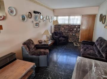 Casa · 149m² · 5 Dormitorios · 1 Cochera · Casa en Venta - Barrio Civico