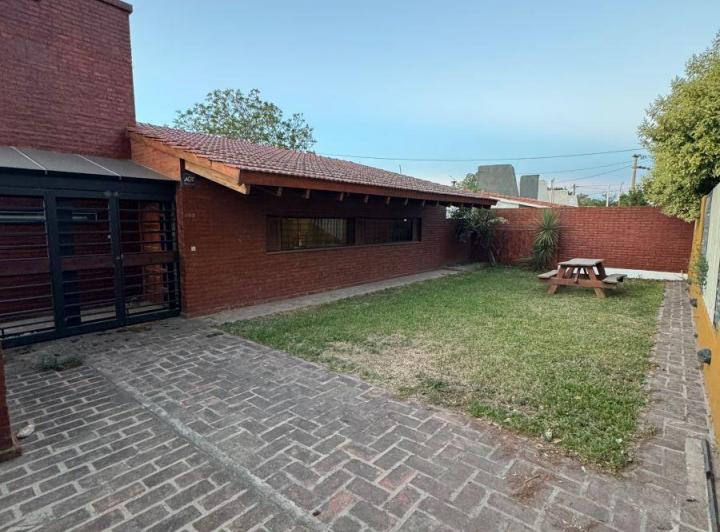 Casa · 209m² · 5 Ambientes · 3 Cocheras