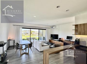 Casa · 150m² · 4 Ambientes · Casa en San Ramiro Pilar del Este.