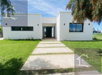 Casa · 165m² · 4 Ambientes · Casa en San Pablo, Pilar.