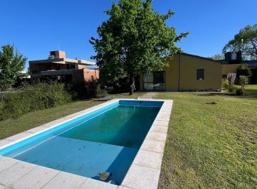 Casa · 226m² · 3 Dormitorios · 2 Cocheras · Venta Casa 3 Dorm. Sobre Lote de 1.500 m² Valle del Golf