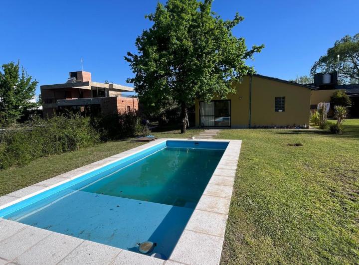 Casa · 226m² · 3 Dormitorios · 2 Cocheras