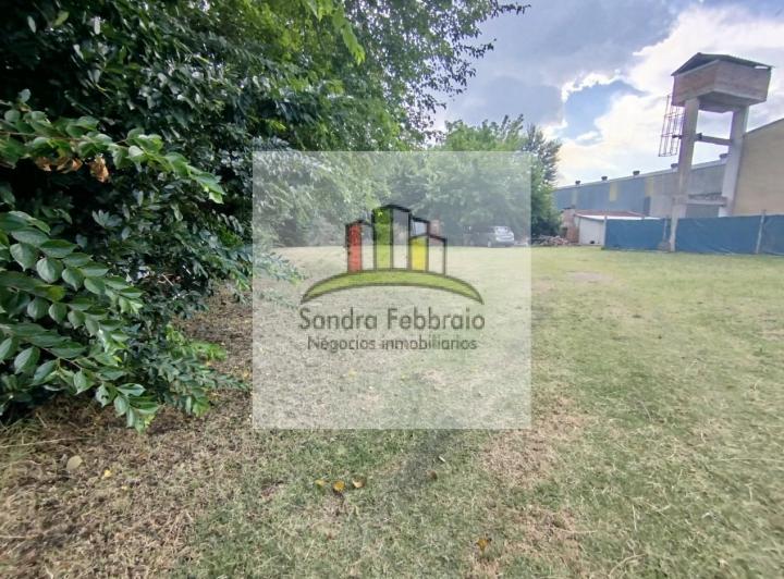 Terreno · 726m² · 20 Cocheras