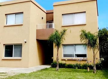 Casa · 200m² · 5 Ambientes · 1 Cochera · Casa en Venta en San Eduardo, Pilar del Este, Pilar