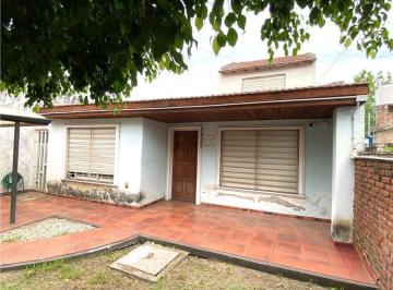 Casa · 194m² · 4 Dormitorios · 1 Cochera · Chalet en San Antonio de Padua