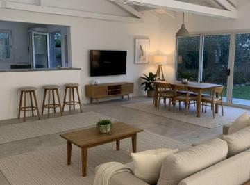 Casa de 5 ambientes, Pilar · Pilar Casa Refaccionada en Country con Amplios Servicios - Financiacion - Permutas