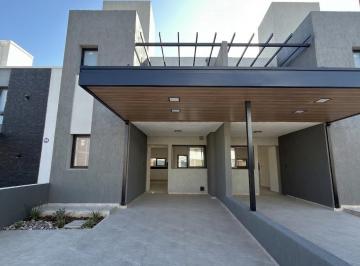 Casa de 9 ambientes, Córdoba · Dúplex en Venta - 3 Dorm. - Colinas de Manantiales
