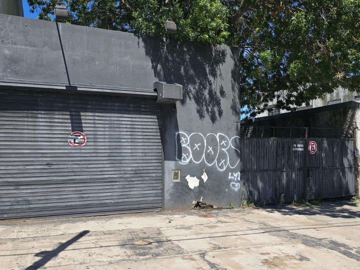 Venta Local sobre Avenida Juan b Justo