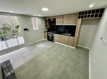 Casa · 117m² · 6 Ambientes · 1 Cochera · Casa en Pichincha con Cochera - a Estrenar - Reciclado Integro