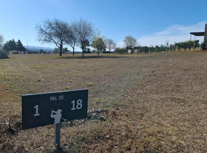 Terreno · 926m²