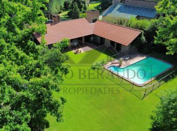 Casa · 1809m² · 6 Ambientes · 1 Cochera · Casa en Las Praderas de Lujan